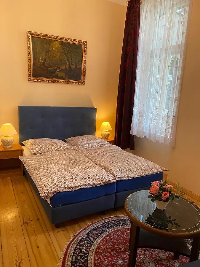 Hotel Gunia Berlin 2*,
